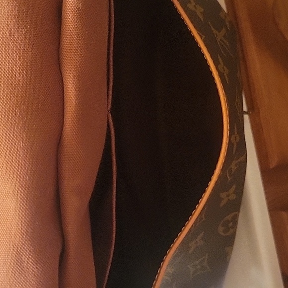 Louis Vuitton purse